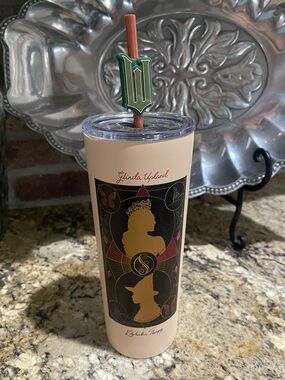 Universal Wicked Glinda & Elphaba reverses to WICKED Cream Tumbler 24 oz. Straw